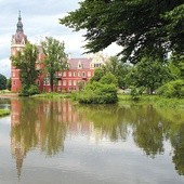 ▲	Nowy Zamek w Bad Muskau (Mużaków).