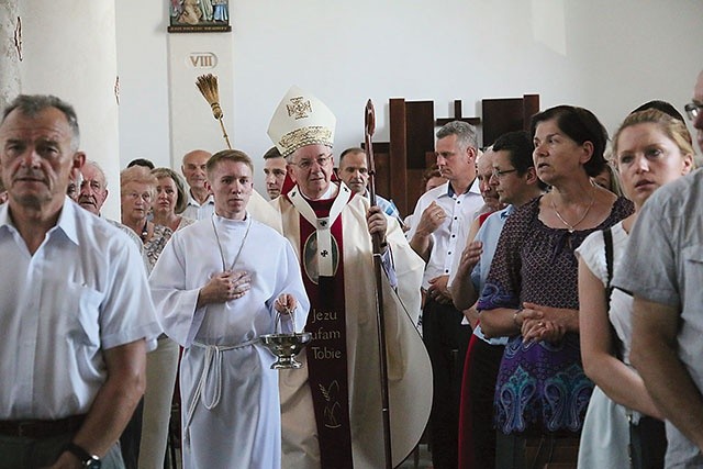 Kościół Miłosierdzia Bożego w Kraśniku konsekrował abp Stanisław Budzik.