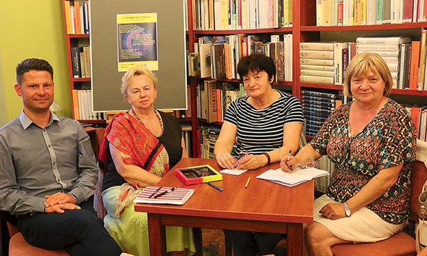 Udział w zajęciach dla seniorów to jeden z pomysłów na aktywne życie na emeryturze