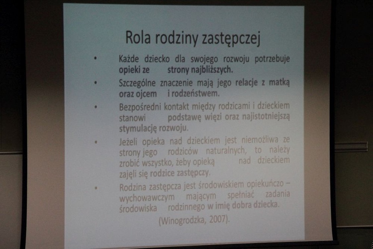 Konferencja o rodzinach zastępczych