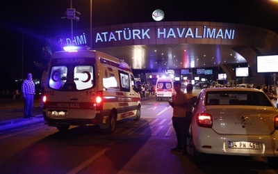 Krwawe zamachy na lotnisku w Stambule