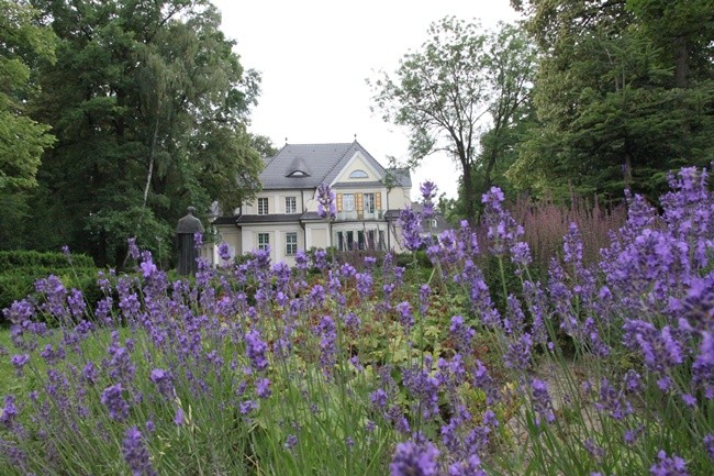 Wyższe Seminarium Duchowne Swalwatorianów cz. 2 - Ogród filozofów i "roślinna" kalwaria