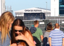 Festiwal odbywa się na terenie lotniska Gdynia-Kosakowo od 2003 roku