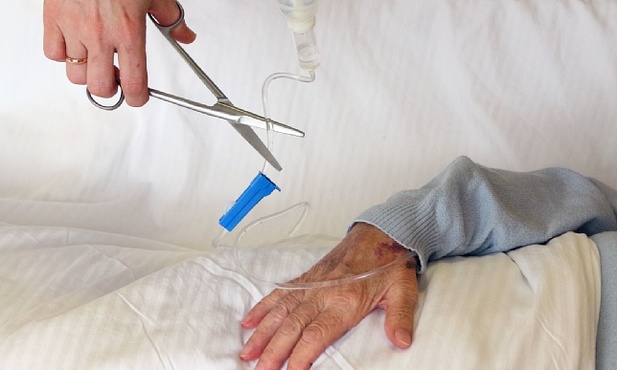 Brytyjscy lekarze nadal sprzeciwiają się eutanazji