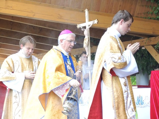 Hałcnów: Msza św.