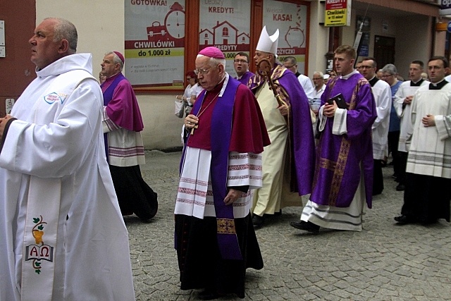 Intronizacja relikwii cudu eucharystycznego