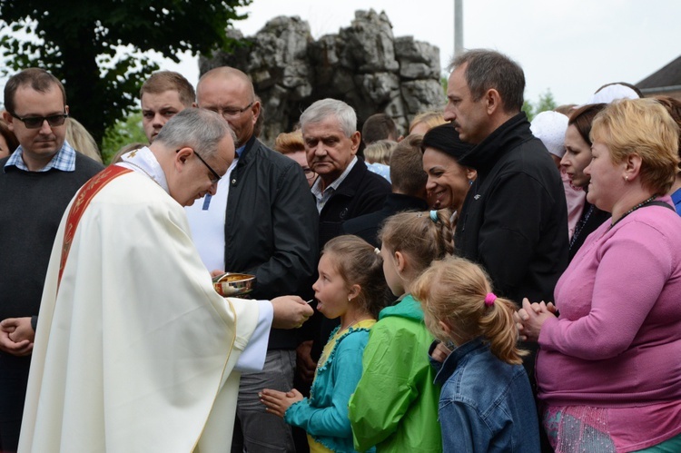 Pielgrzymka dzieci u św. Anny