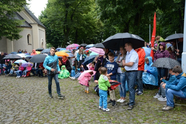 Pielgrzymka dzieci u św. Anny