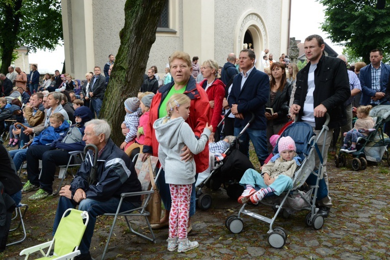 Pielgrzymka dzieci u św. Anny