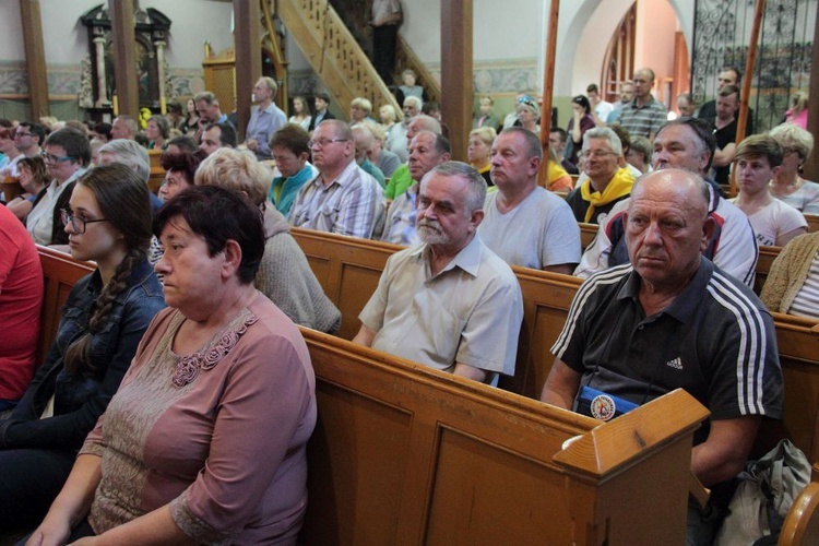 Kaszubscy pątnicy w swarzewskim sanktuarium