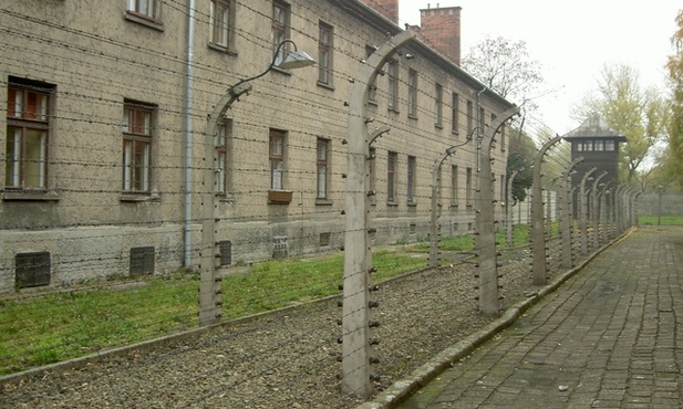 Auschwitz się nie kończy...