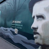 ▲	Niedawno w Gdańsku odsłonięty został mural upamiętniający żołnierzy „Łupaszki”.