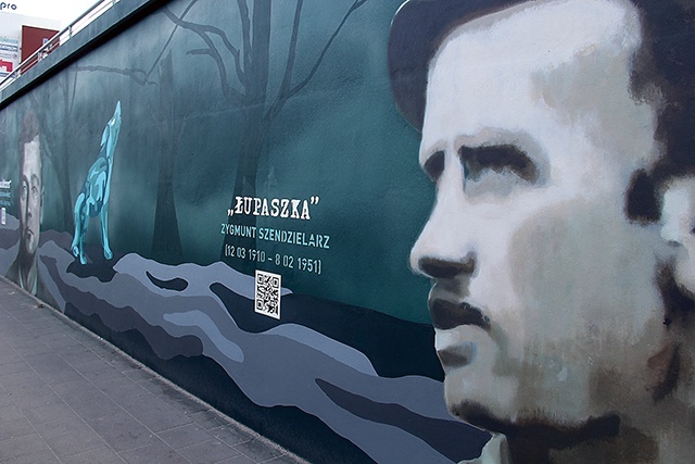 ▲	Niedawno w Gdańsku odsłonięty został mural upamiętniający żołnierzy „Łupaszki”.