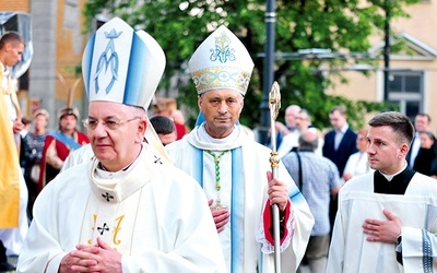 ▼	Mszy św. przewodniczył bp Bronisław Bernacki z Ukrainy.