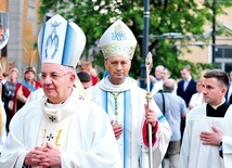 ▼	Mszy św. przewodniczył bp Bronisław Bernacki z Ukrainy.