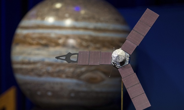 Juno na Jowiszu