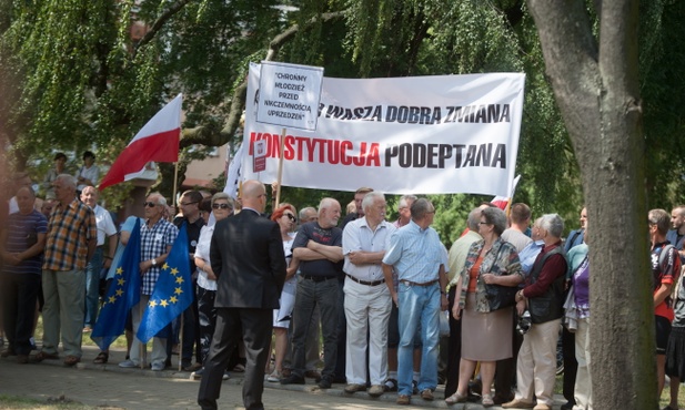 KOD wycofał z Sejmu swój projekt ustawy o TK