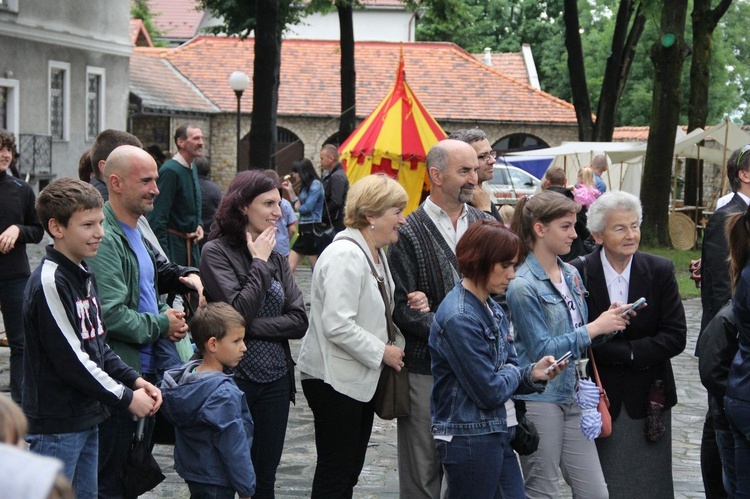 Potyczki, tańce i stragany w Nowym Sączu