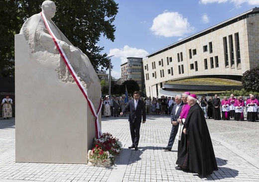 Odsłonięcie pomnika kard. A. Hlonda w obiektywie naszego fotoreportera (cz. II)