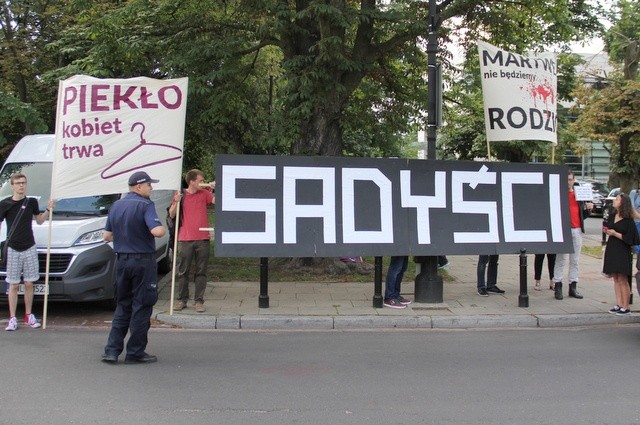 Za życiem, za ustawą