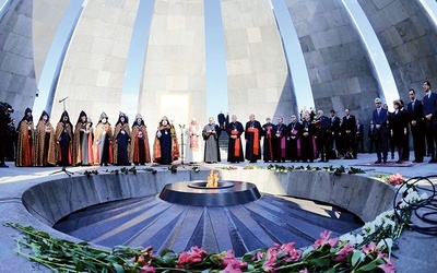 Za ofiary ludobójstwa przy poświęconym im pomniku modlił się papież w czasie swojej wizyty w Armenii.