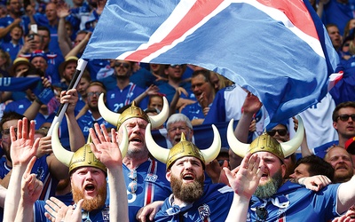 Na Euro 2016 drużyna Islandii sprawiła wielką niespodziankę swoim kibicom, awansując do ćwierćfinału. Nawet porażka z Francuzami nie umniejsza tego historycznego wyczynu.