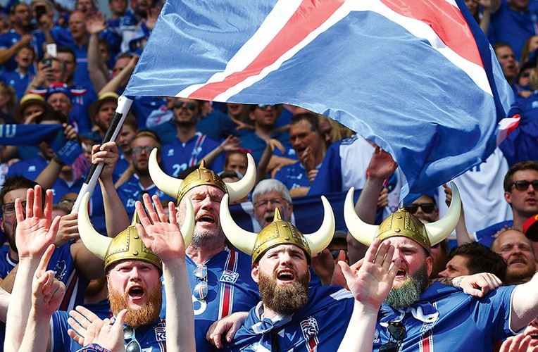 Na Euro 2016 drużyna Islandii sprawiła wielką niespodziankę swoim kibicom, awansując do ćwierćfinału. Nawet porażka z Francuzami nie umniejsza tego historycznego wyczynu.