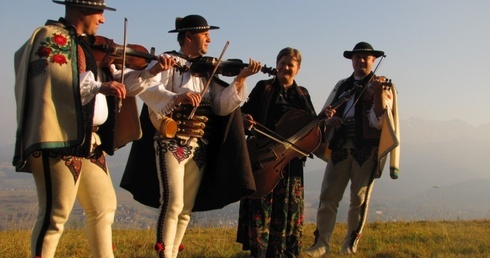 Franciszek na tle Tatr 