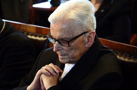 Kard. Macharski: stan poważny, stabilny