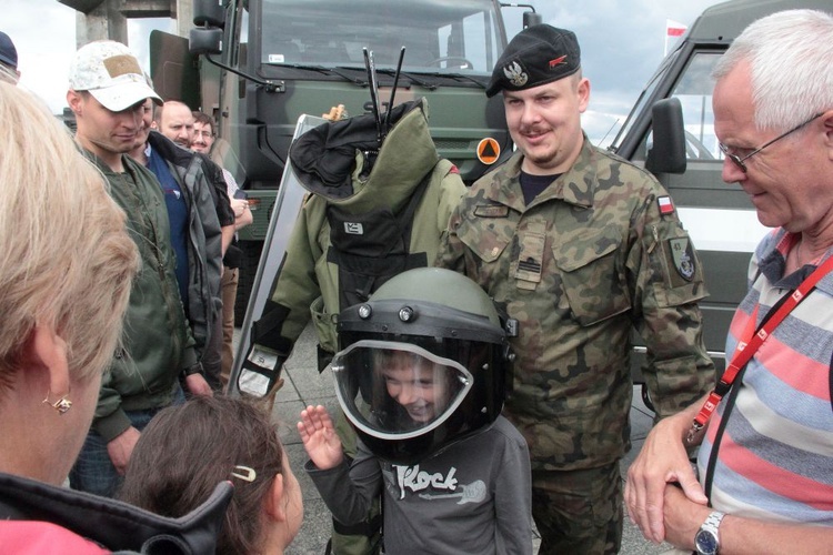 Pokazy wojskowe na Skwerze Kościuszki