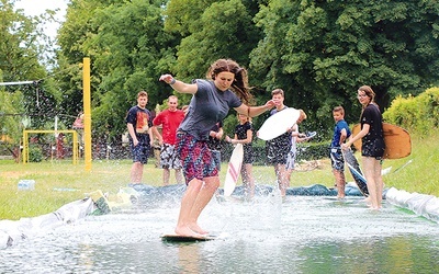 W tym roku nowością był m.in. skimboard.