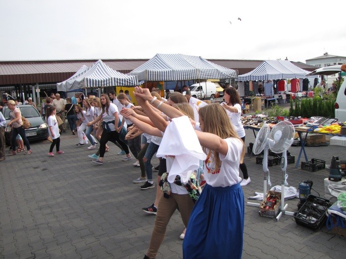 Flash mob przed ŚDM w Przasnyszu