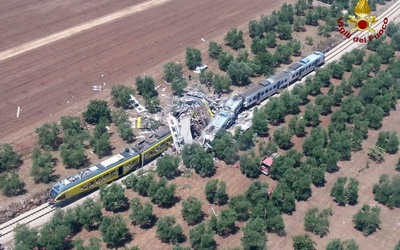 27 ofiar czołowego zderzenia pociągów