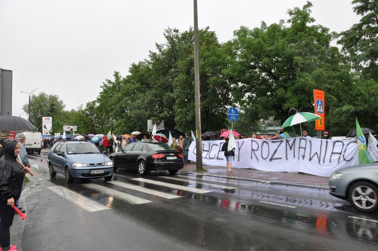 Protest przy Elektrowni Opole