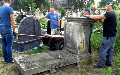 Mszczonowskie Stowarzyszenie Historyczne dba o stare groby