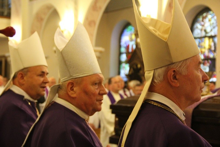 Diecezja tarnowska żegna abp. Z. Zimowskiego