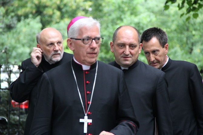 Diecezja tarnowska żegna abp. Z. Zimowskiego