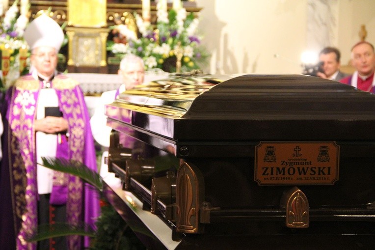 Diecezja tarnowska żegna abp. Z. Zimowskiego