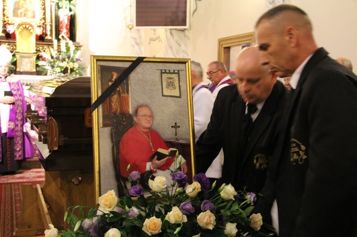 Diecezja tarnowska żegna abp. Z. Zimowskiego