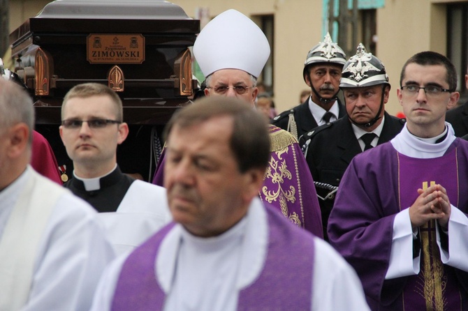 Diecezja tarnowska żegna abp. Z. Zimowskiego