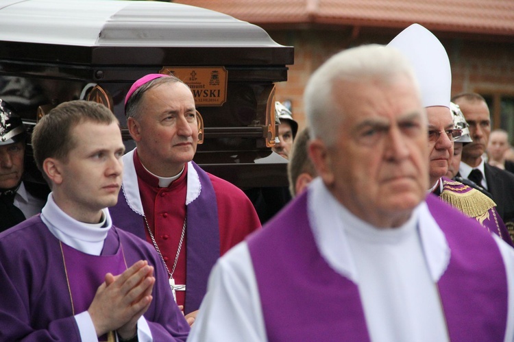 Diecezja tarnowska żegna abp. Z. Zimowskiego