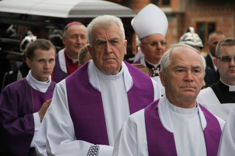 Diecezja tarnowska żegna abp. Z. Zimowskiego