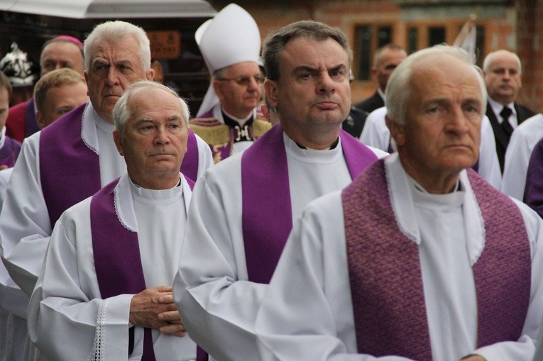 Diecezja tarnowska żegna abp. Z. Zimowskiego