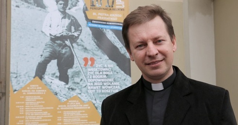 Ksiądz Paweł Rytel-Andrianik  jest jednym z kapłanów należących do Towarzystwa Ciemnych Typów