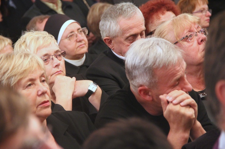 Pożegnanie śp. abp. Zimowskiego w Kupieninie