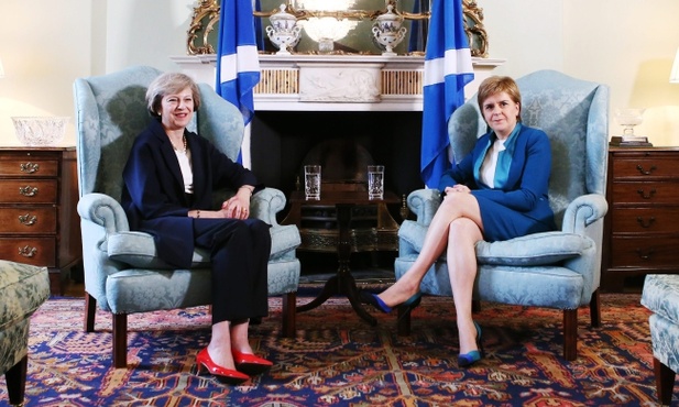 Dokąd Theresa May uda się w pierwszą zagraniczną podróż?