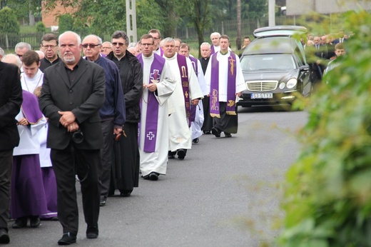 Pogrzeb ks. Adama Łapuszka