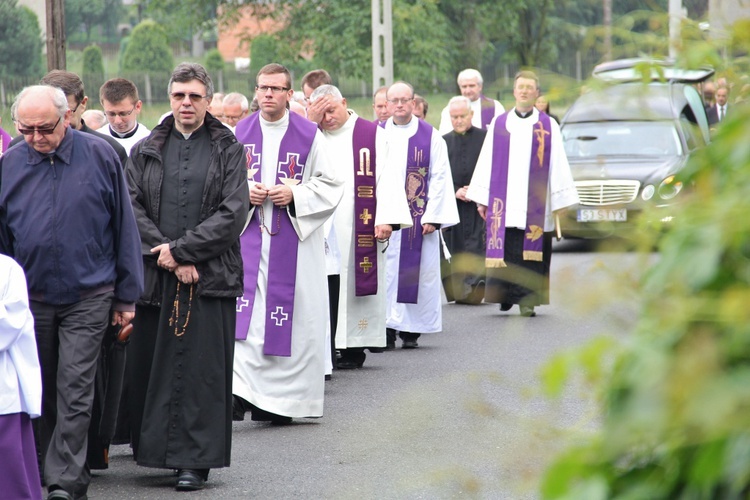 Pogrzeb ks. Adama Łapuszka