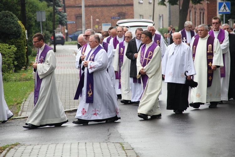 Pogrzeb ks. Adama Łapuszka