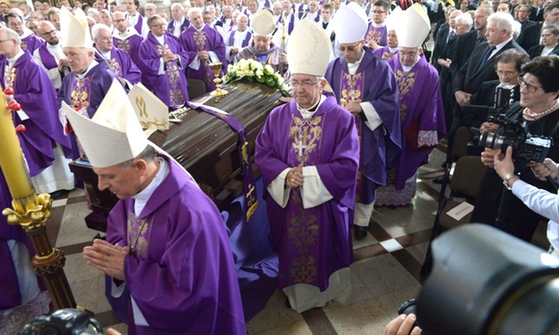 Uroczystości pogrzebowej abp. Zygmunta Zimowskiego w radomskiej katedrze przewodniczy kard. Stanisław Dziwisz